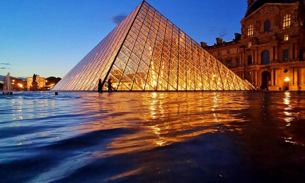 LOUVRE NIGHT LOUVRE NIGHT